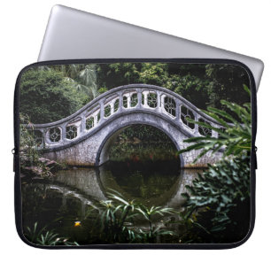 VITE BRIDGE SOM KÖRS AV TRÄD LAPTOP FODRAL