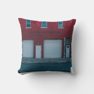 VITE GARAGE-DÖRRAR AVSLUTADE UNDER DAGEN KUDDE