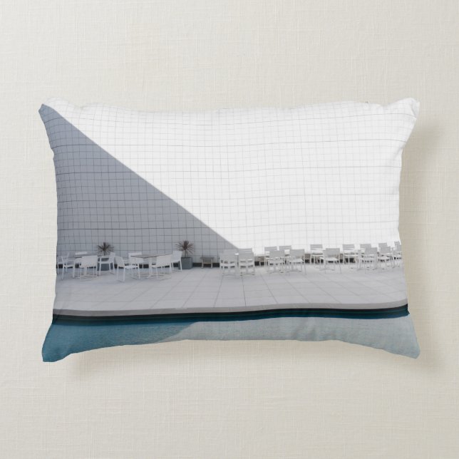 VITE PATIO BORD MED CHAIRS UNDER DAGEN PRYDNADSKUDDE (Framsidan)