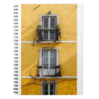 VITE WOODEN WINDOW PANELES AND GULT PAINTED WALL ANTECKNINGSBOK