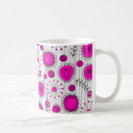 Vithjärtan och blommigt av vita shock rosa kaffemugg