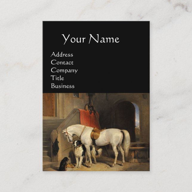 VITHORSE MED HUNDAR OCH FALKOR I STABIL Grönt Visitkort (Framsida)