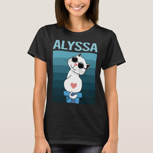 Vitkatt - Alyssa Namn T Shirt (Framsida)