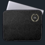 Vitlax med utandningsmonogram från glitter laptop fodral<br><div class="desc">Vit faux struktur laure-andedräkt i glitter på en svart dammbakgrund. Valfritt monogram.</div>