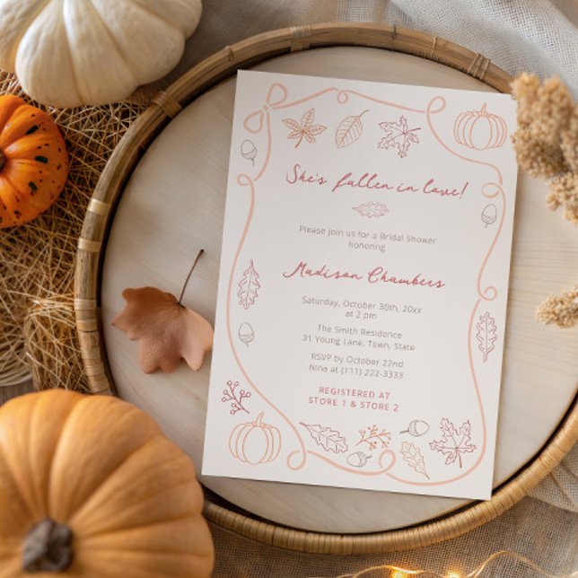 Vitmisk Orange Röd faller i Kärlek Möhippa Inbjudningar (Fall leaves doodles wedding shower invitation in soft red orange autumn colors with handwritten font)