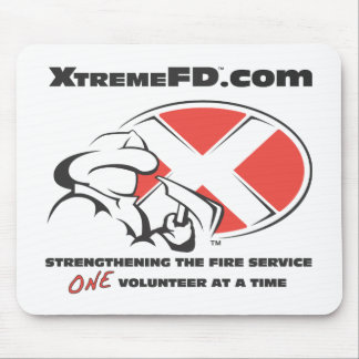 Vitmusen vadderar med logotypen musmatta