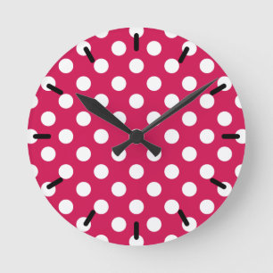 Vitpolka dots på cerise rund klocka