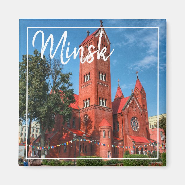 Vitrysslands arkitektur Minsk, Röda kyrkans magnet (Framsidan)