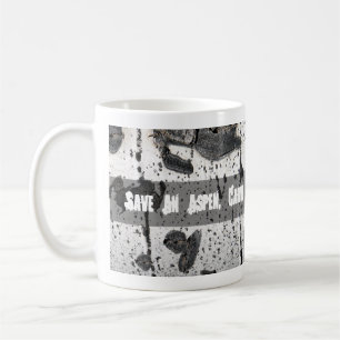 Vitskället som skälver asp- trädnärbild, kaffemugg