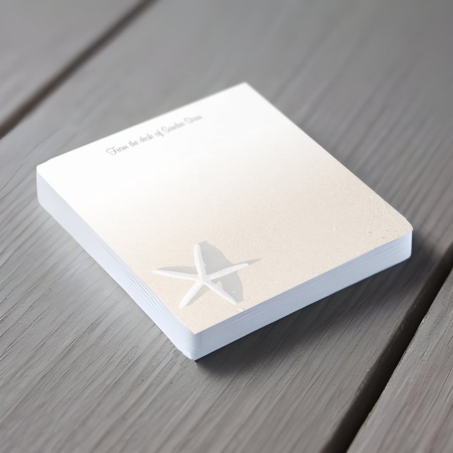 Vitstjärtfenad havskräfta i Tan Ocean Kusten Beach Anteckningsblock (White starfish in sand coastal post it note pad)