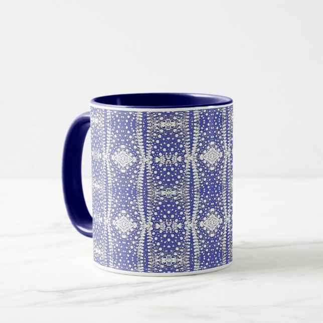 Vitt prickmönster på blå mugg (Framsida vänster)