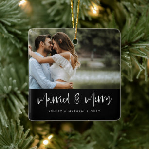 Vitt skript, gift & merry Black Photo Ornament