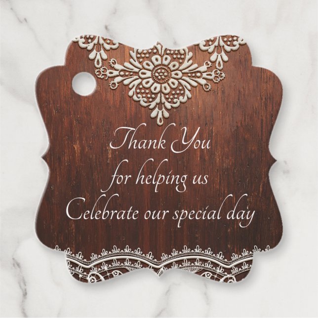 Vitt spetsmönster & rustik trägrain gåvor etiketter (Framsida)