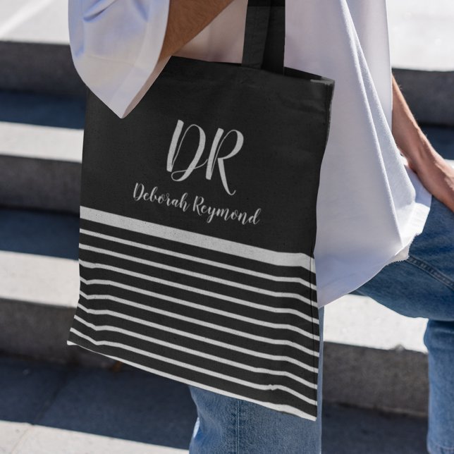 Vitt Vågrät Rand monogram elegant svart Tygkasse (🖤 simple and modern look with stripes)