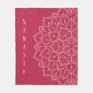 Viva Magenta & Blek Dogwood Namaste Mandala Fleecefilt