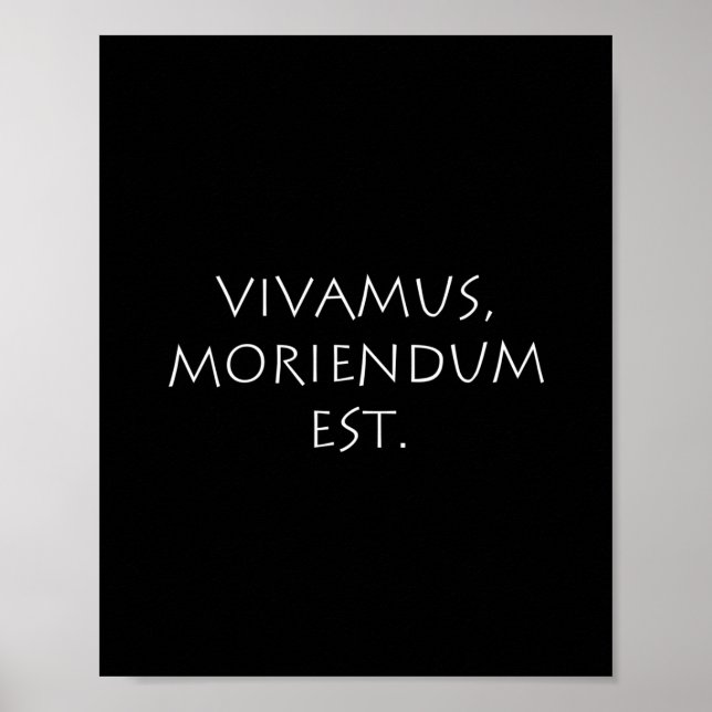 Vivamus Moriendum Est Poster (Framsidan)