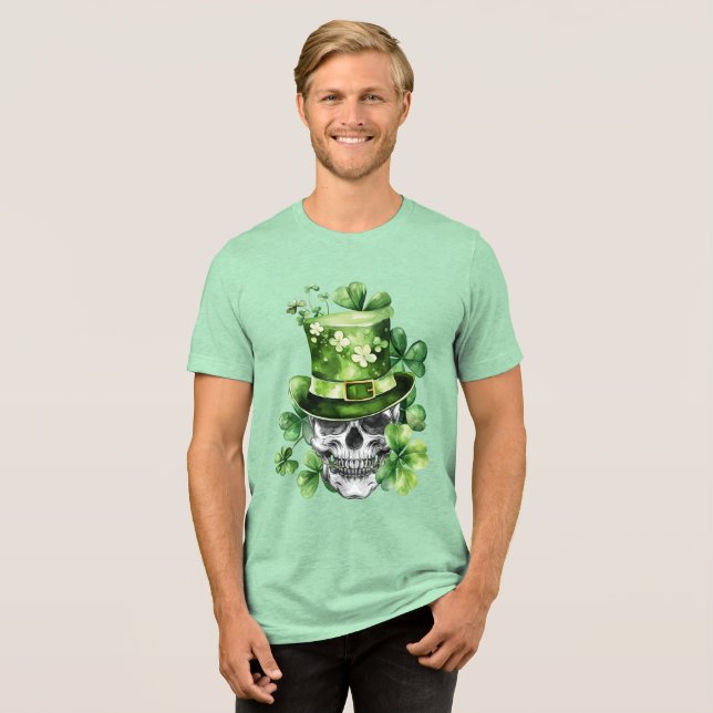 Vivid Skull with Green Hat Illustration T Shirt (Framsida Full)