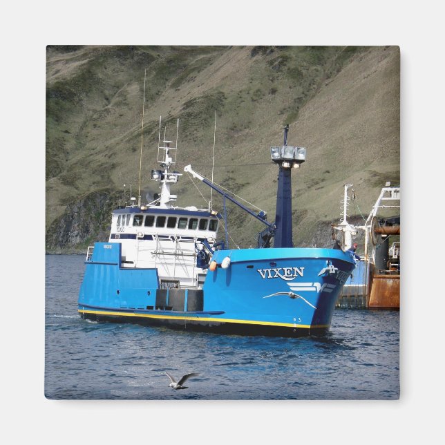 Vixen, Crab Boat in Dutch Harbor, Alaska Magnet (Framsidan)