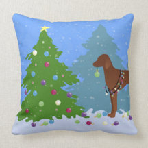 Vizsla Decorating a Julgran in Forest