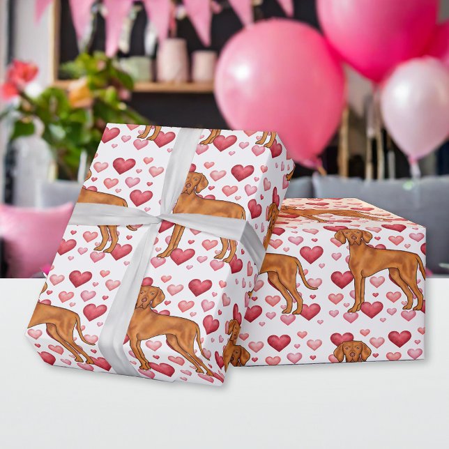 Vizsla Hund med Red and Rosa Hearts Mönster Presentpapper (Skapare uppladdad)