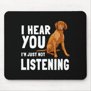 Vizsla ungersk sportjakt hund lyssnar inte musmatta