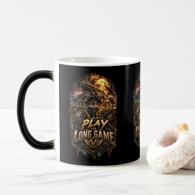 VLLC Play The Long Game Motivation Crocodile Graph Magisk Mugg (Med munk)