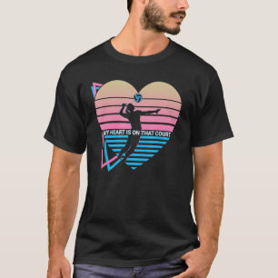 Volleyball Player Retro - mitt hjärta är på domsto T Shirt