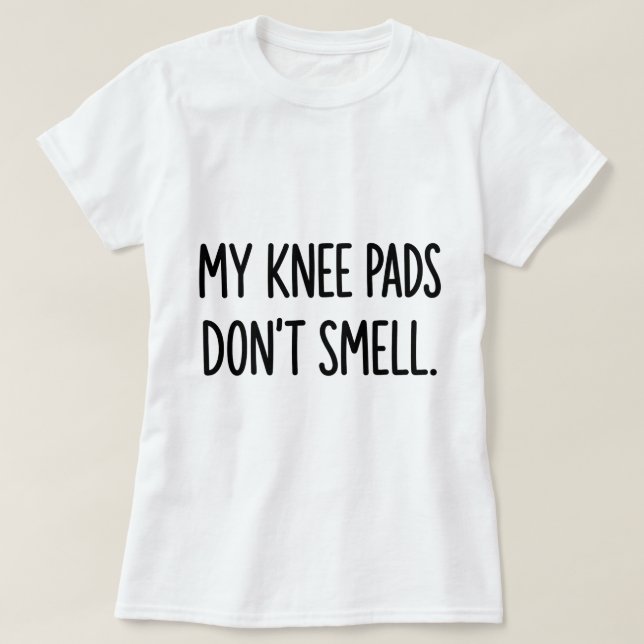 Volleyboll Vit Lögn Mina Knäskydd Luktar Inte T Shirt (Design framsida)