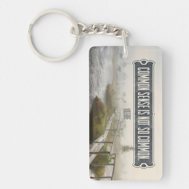 Voltaire inspirationcitat "Sunt förnuft" Nyckelring (Framsidan)