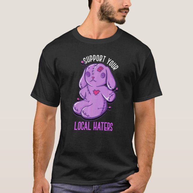 Voodoo Doll stöder dina lokala Haters Creepy Voodo T Shirt (Framsida)