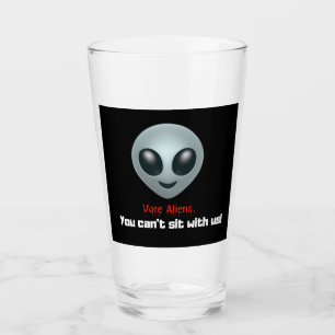 Vore Aliens, du kan inte sitta med oss! Kopp
