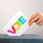 Vote Rainbow Brev Anpassningsbar Vykort<br><div class="desc">Uppmuntra potentiella väljare att rösta med detta lysande vykort som fångar öga. Ljus och fet stil i en överlappande risograf stil spådomar ut sloganen för ett ord på framsidan av detta vykort. Texten på baksidan kan anpassas med ditt eget meddelande eller radera texten för att skriva ditt eget meddelande på...</div>
