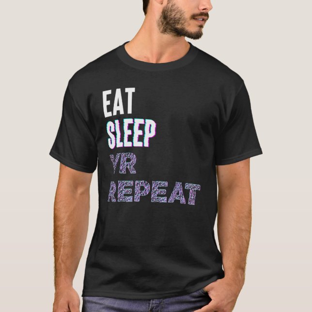 VR-upprepa Virtuell verklighetstrogen videospeldat T Shirt (Framsida)