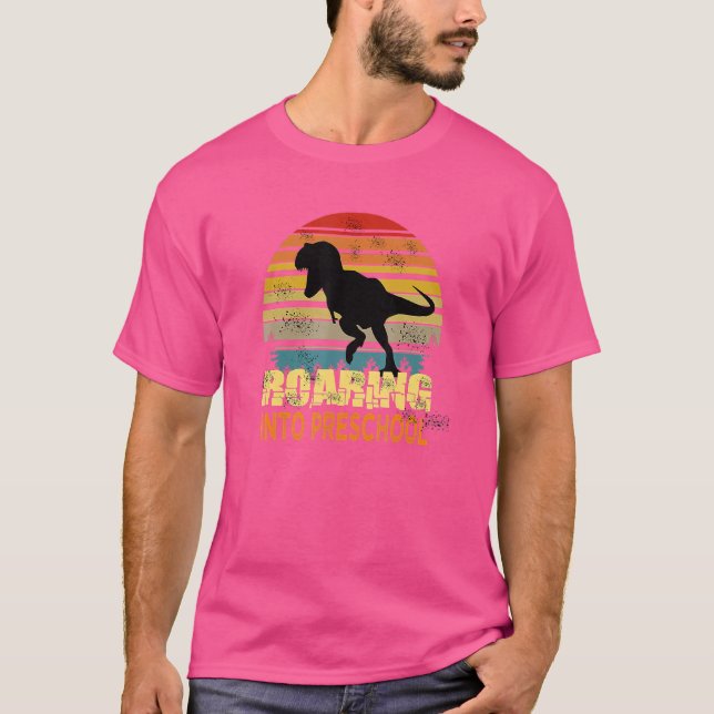 Vrålande Förskole Dinosaurie Högstadiet Skolan För T Shirt (Framsida)