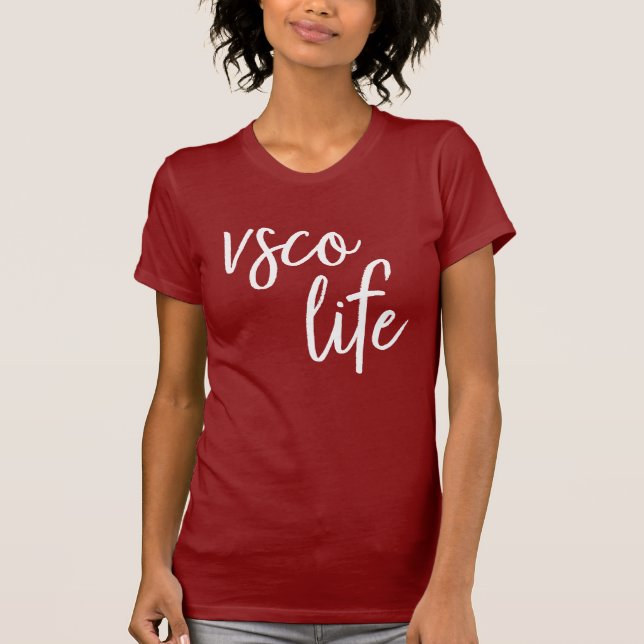 VSCO Life, Simple, Avslappnad, White on Burgundy T Shirt (Framsida)