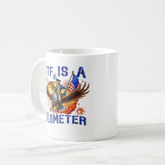 Vtf är en kilometer örn 4:e July-kaffe Kaffemugg