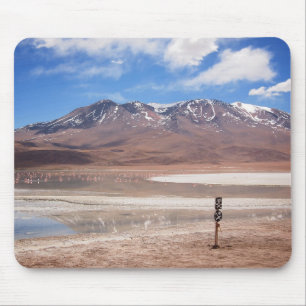 Vulkan i en Altiplano landskap mousepad Musmatta