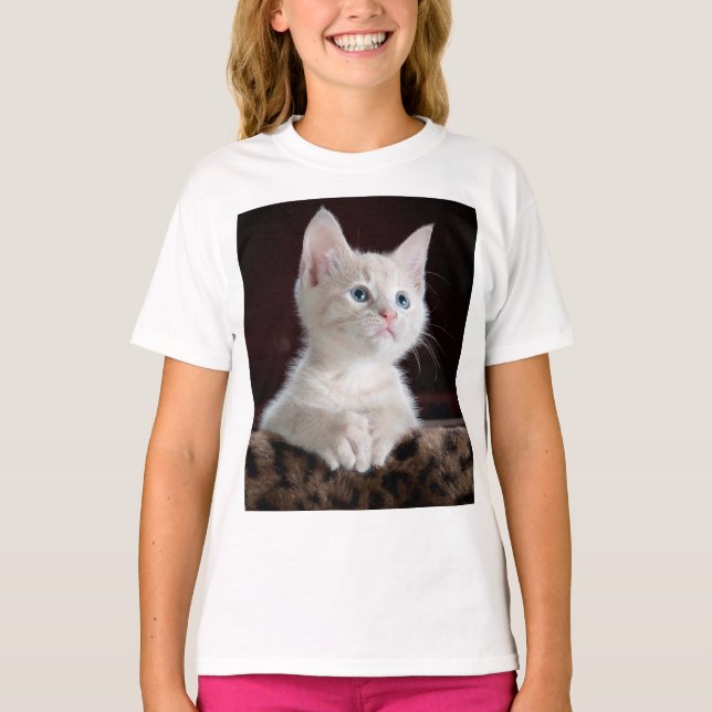 Vulnerable White Kitten T Shirt (Framsida)