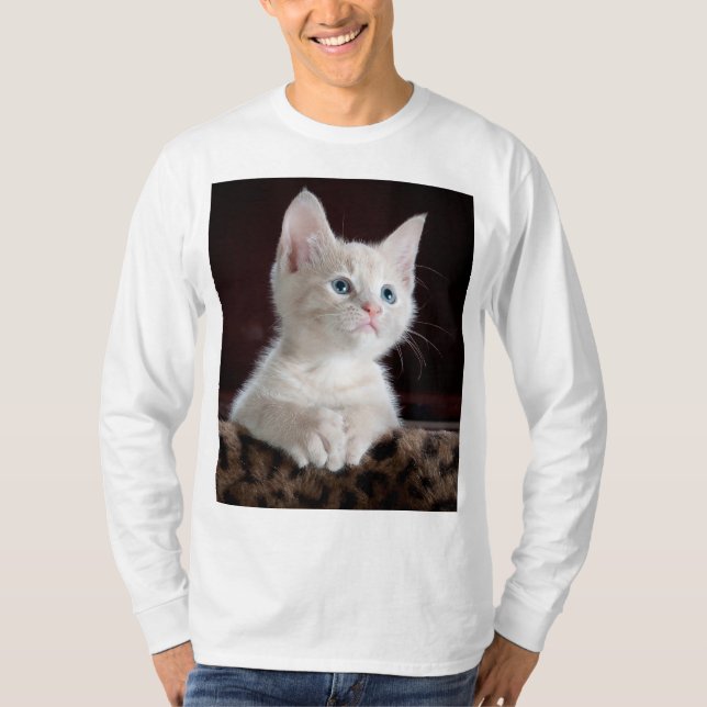 Vulnerable White Kitten T Shirt (Framsida)