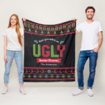 Vuxen julsötare Nordiska Roligten Sticka Fleecefilt<br><div class="desc">"Ha en ful sötare jul." Dekorera ditt hem i "stil" med denna unika, roligt helgdag-filt! Den nordiska sticka-mässen är mönster i det vita träd, renar, prydnadsföremål, tillsammans med lekfull "sweater"-typografi i rött, grönt och akvblått, täcker över en kritbakgrund. Känn julhelgens värme och glädje när du figurerar i den här roligten,...</div>