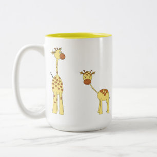 Vuxen- och babygiraff. Tecknad Två-Tonad Mugg
