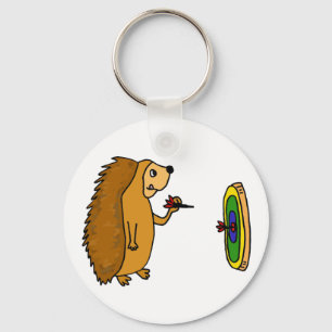 VV- Funny Hedgehog Throwing Darts Tecknad Nyckelring