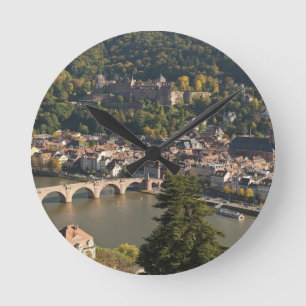 Vy av Alte Brucke eller Gamla Bron Rund Klocka