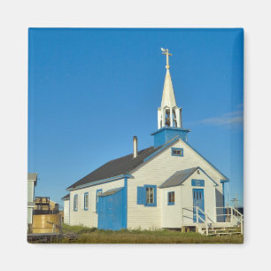 Vy av en blå och vit kyrka i Dene-stammen Magnet