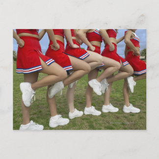 Vy med låg sektion för en grupp av CheerLeaders Vykort