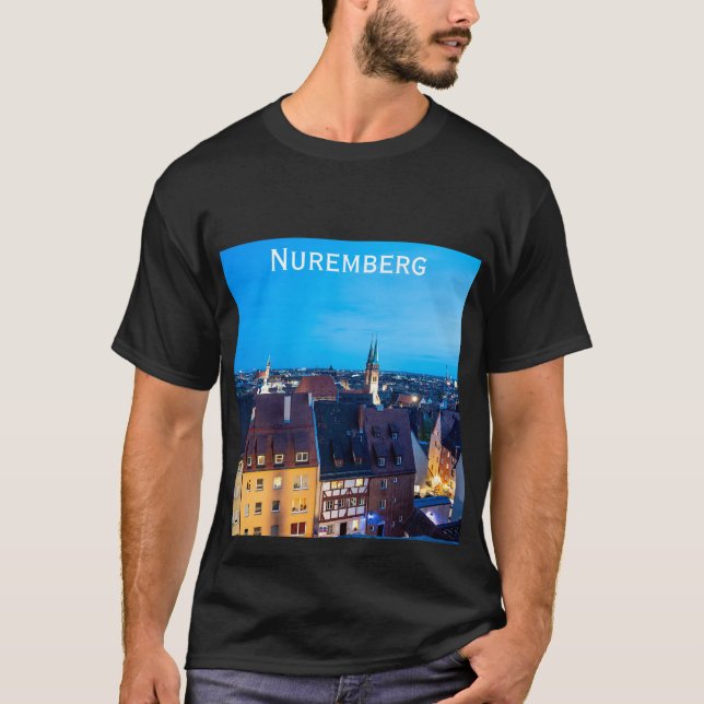 Vy om Nürnberg-staden på natten T Shirt (Framsida)