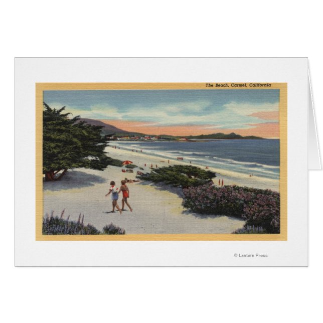 Vy över Beach, Sunbathers Walking Hälsningskort (Framsidan Horizontal)