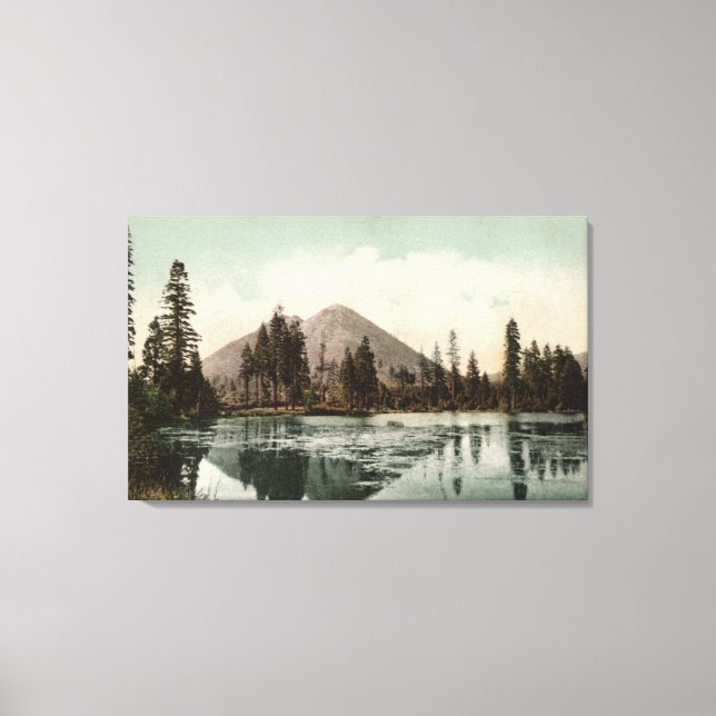 Vy över Black Buttes Along Shasta Route Canvastryck (Framsida)