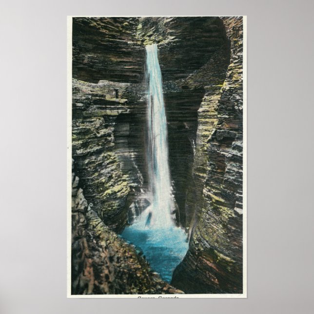 Vy över Cavern Cascade Poster (Framsidan)