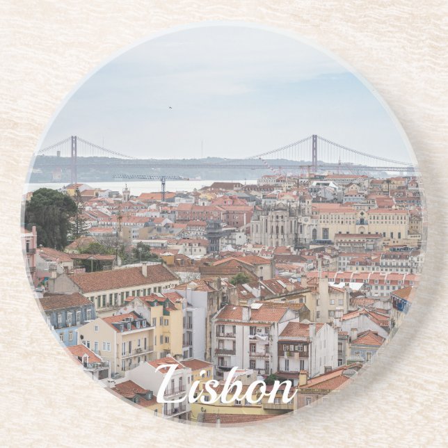 Vy över den gamla staden Lissabon och 25 april Bry Underlägg (Framsidan)